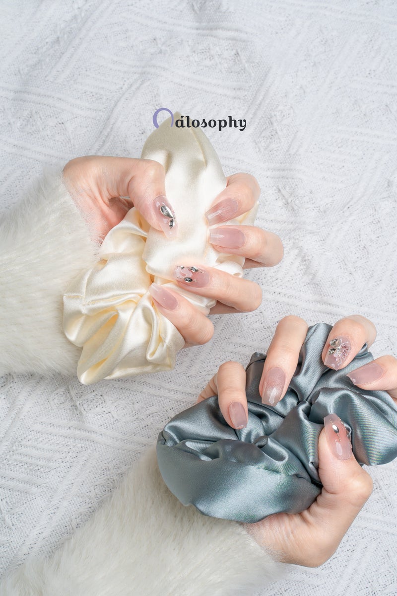 Nailosophy أظافر جيل مضغوطة يدوية باللون الوردي الناعم مع فراشة كريستالية | شكل كوفين - Image 4